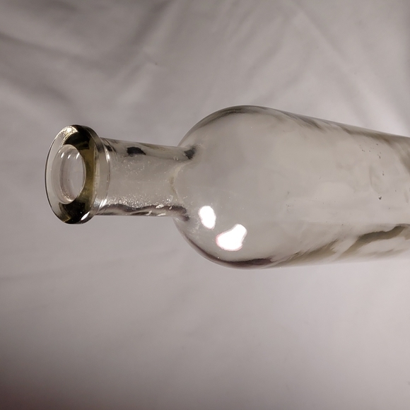 Vintage Glass Liquor Bottle Decanter - Picture 8 of 9